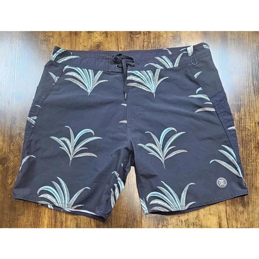 Roark Boatman 2.0 Board Shorts Men's Size 36 Antique Black Palm 7.5"